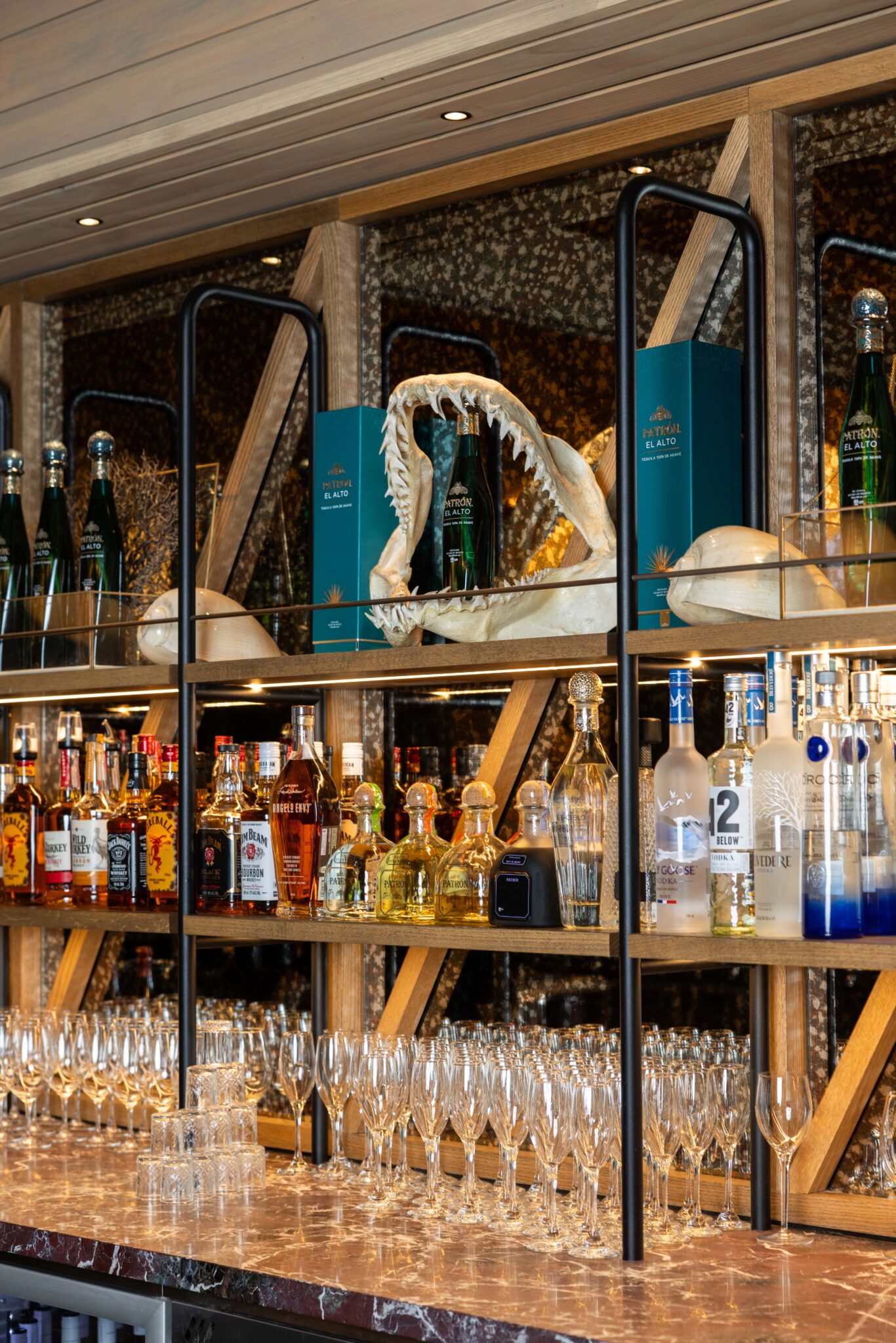 WaterfrontTav_14.08-95-min